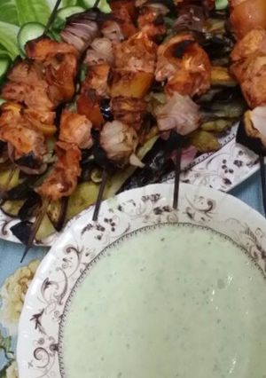 صورة لوصفة شيش طاووق مع صلصة الافوكادو