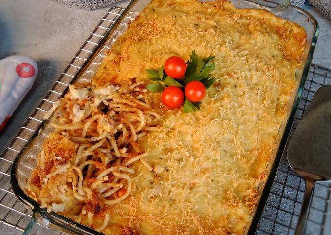 Baked spaghetti triple cheese