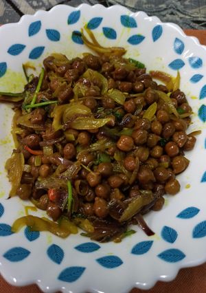 ছোলা পেঁয়াজের মিশ্রণ (chola peyajer misran recipe in Bengali) রেসিপির প্রধান ছবি