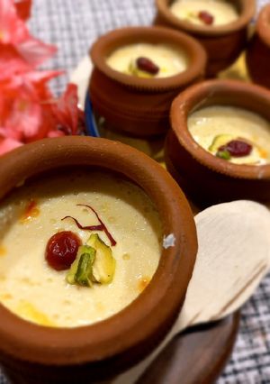 জাফরানি ভাপা দই (Zafrani baked curd recipe in bengali) রেসিপির প্রধান ছবি