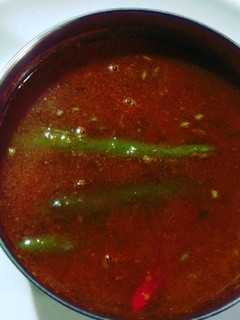 சில்லி டோமடோ ரசம் (Chilli tomato rasam recipe in tamil) செய்முறை முக்கிய புகைப்படம்