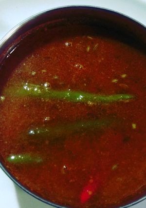 சில்லி டோமடோ ரசம் (Chilli tomato rasam recipe in tamil) செய்முறை முக்கிய புகைப்படம்