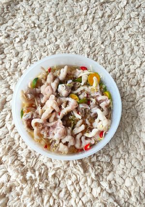 Hình của món Chân gà rút xương xả tắc.