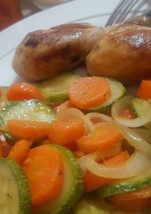 Una foto de Pollo frito con zanahoria y calabaza
