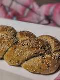 خبز الاسمر بالسمسم وحبة البركة