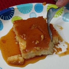 A picture of Mom's Flan (double batch).