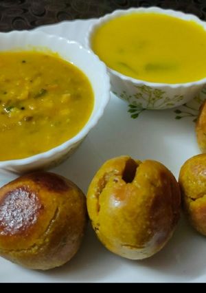 दाल बाटी (dal bati recipe in Hindi) रेसिपी मुख्य फोटो