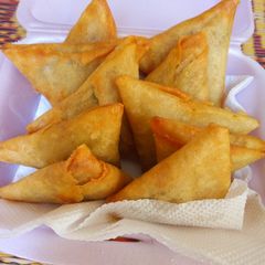 A picture of Crispy samosa.