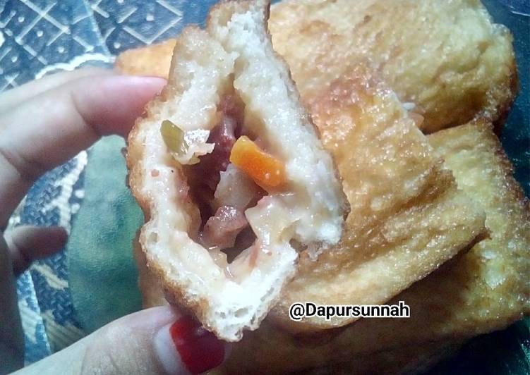 Roti tawar goreng isi kornet