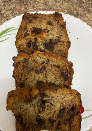 A picture of Chocolate chip banana bread.