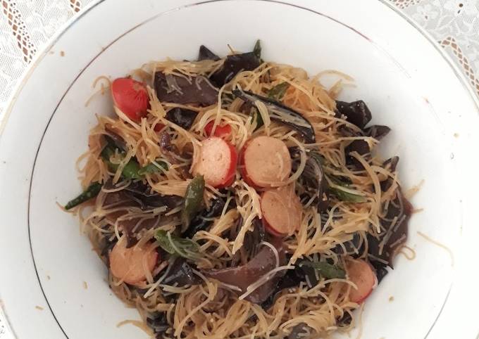 Tumis Bihun dan Jamur Kuping Lombok Ijo