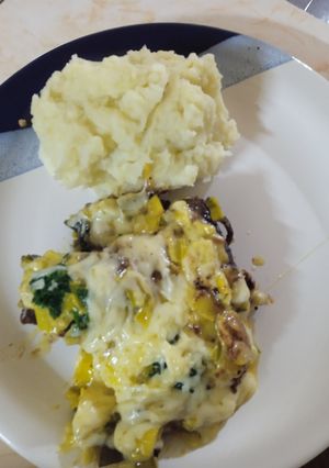 Una foto de Entraña a la plancha con salsa de puerro y muzarella