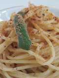 Spaghetti burro e salvia con bottarga