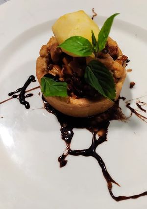 Una foto de 🥮Tarta de manzana Criolla 🍏y nuez..