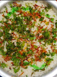चिकन बिरयानी (chicken biryani recipe in Hindi) रेसिपी मुख्य फोटो