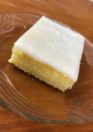 Una foto de Cuadrados de limón (lemonies)