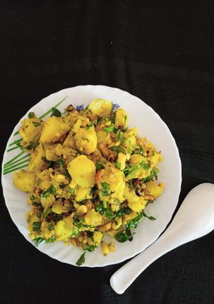ફરાળી સુકી ભાજી (Farali Suki Bhaji Recipe In Gujarati) રેસીપી મુખ્ય ફોટો