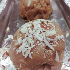 A picture of Dal halwa.