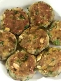 फलहारी आलू की टिक्की (falahari aloo ki tikki reicpe in Hindi) रेसिपी मुख्य फोटो
