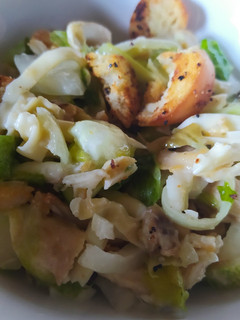 Cézár saláta grill csirkéből recept fotója