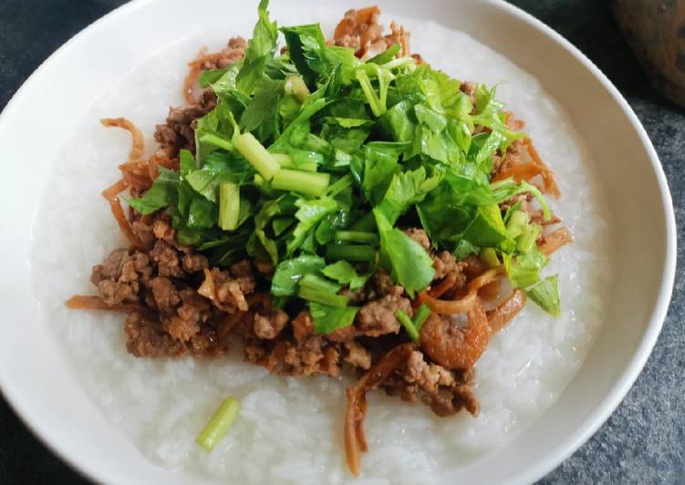 ข้าวต้มหมูสับทรงเครื่อง