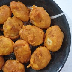 A picture of Egg pakora.