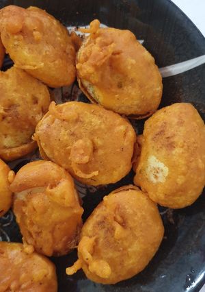 A picture of Egg pakora.
