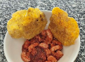 Una foto de Cóctel de camarones / ceviche colombiano