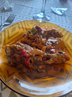Una foto de Pollo con samfaina