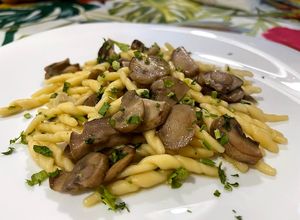 Foto di Trofie Fresche con Funghi Champignon