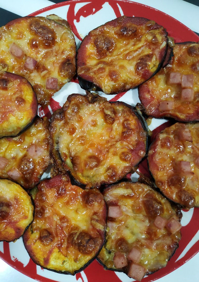Una foto de Mini pizzas de berenjena