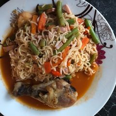Noodle and Vegetable chicken sauce A picture of Noodle and Vegetable chicken sauce.