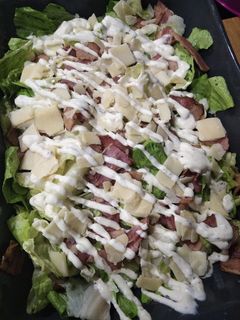 Una foto de Ensalada bacon & césar