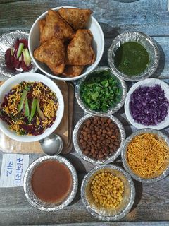 સમોસા ચાટ (Samosa Chaat Recipe In Gujarati) રેસીપી મુખ્ય ફોટો