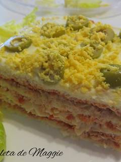 Una foto de Pastel frío de atún y surimi