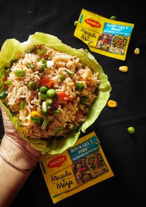 इंडियन स्टाईल फ्राईड राईस(indian Style fried rice recipe in hindi) रेसिपी मुख्य फोटो