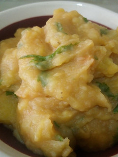 A picture of Mashed bananas with potatoes.