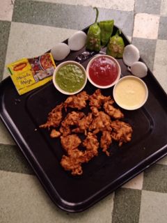 મેગી ના ભજીયા (Maggi Bhajiya Recipe In Gujarati) રેસીપી મુખ્ય ફોટો