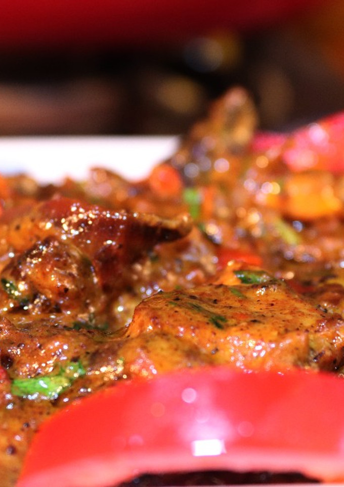 A picture of Hot Chillies chicken curry.