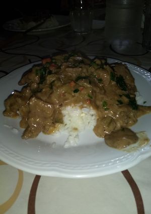 Una foto de Lomo al Strogonoff con Arroz Blanco