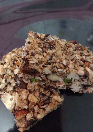A picture of Healthy granola bars.