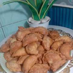 รูปของ Pastel Mini Isi Abon Gurih Crispy