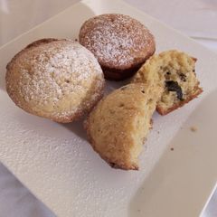 A picture of Chocolates Surprise Muffins.