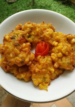Foto resep Bakwan jagung kesukaan balitaku 😉👌