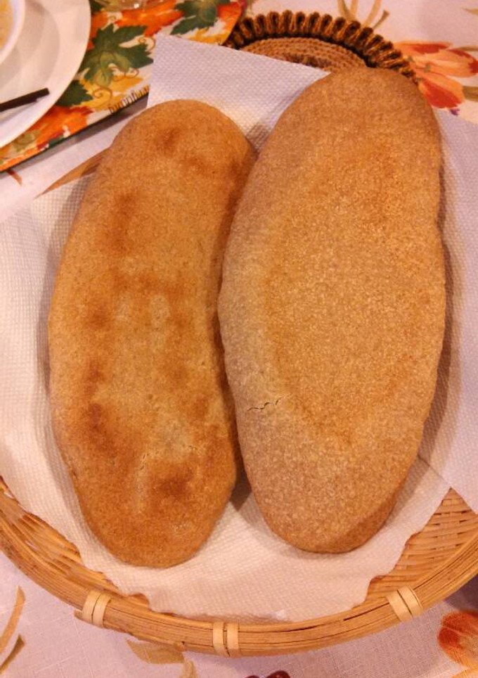 A picture of Sourdough Pita Bread.