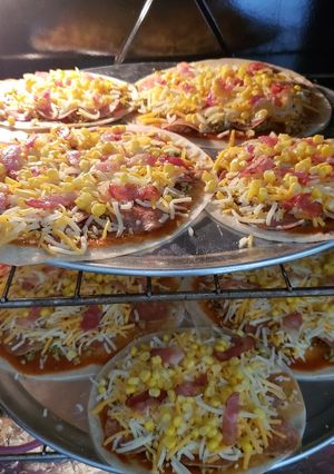 Una foto de Pizzas personales crujientes, súper rápidas y fáciles