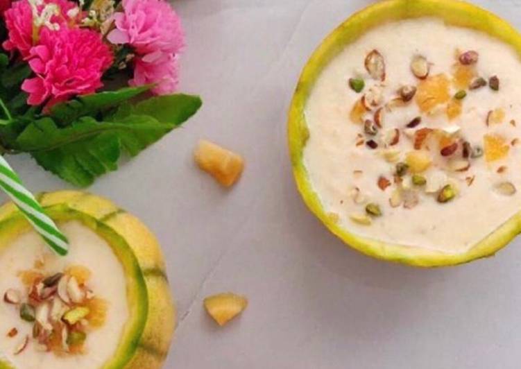 Steps to Prepare Speedy Musk melon 🍈 ice cream shake with nuts