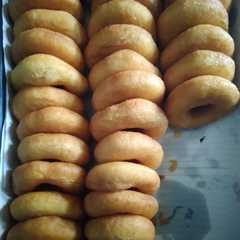 รูปของ Donat empuk no kentang no telur