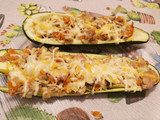 Calabacines rellenos de queso fresco granulado y atún