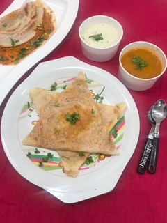મૈસૂર મસાલા ઢોંસા (Mysore Masala Dosa Recipe In Gujarati) રેસીપી મુખ્ય ફોટો